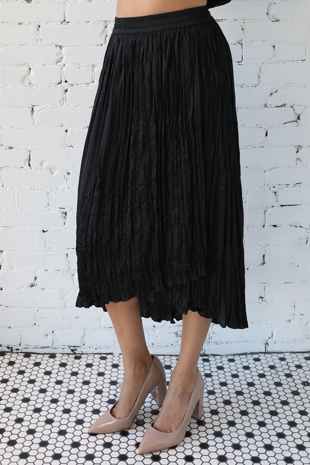 Asymmetric Wrinkled Long Skirt