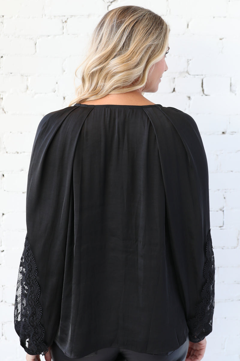 AVERY RAYNE </br>Rebel Lace Contrast Blouse