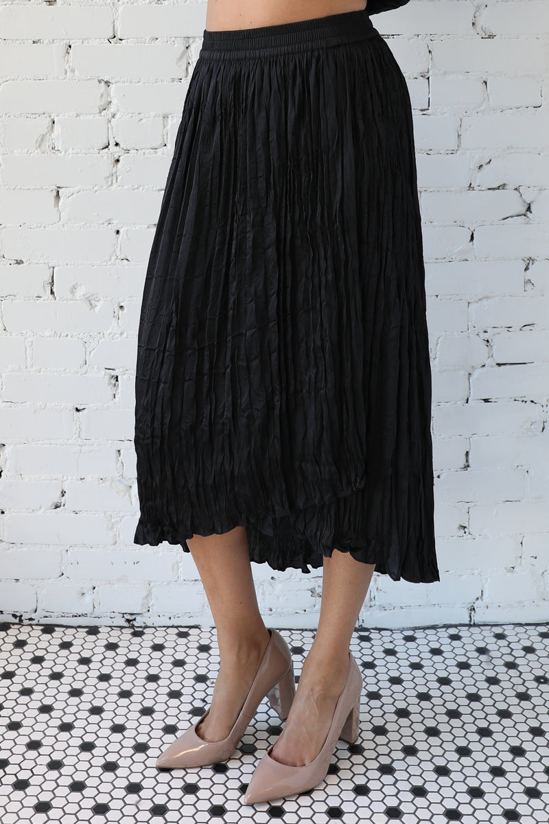 AVERY RAYNE </br>Asymmetric Wrinkled Long Skirt
