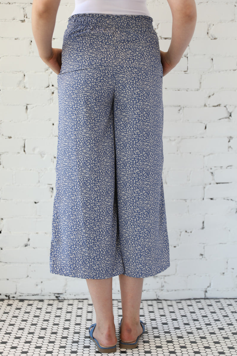 Flora Flowy Printed Cropped Pant