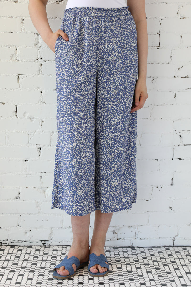 Flora Flowy Printed Cropped Pant