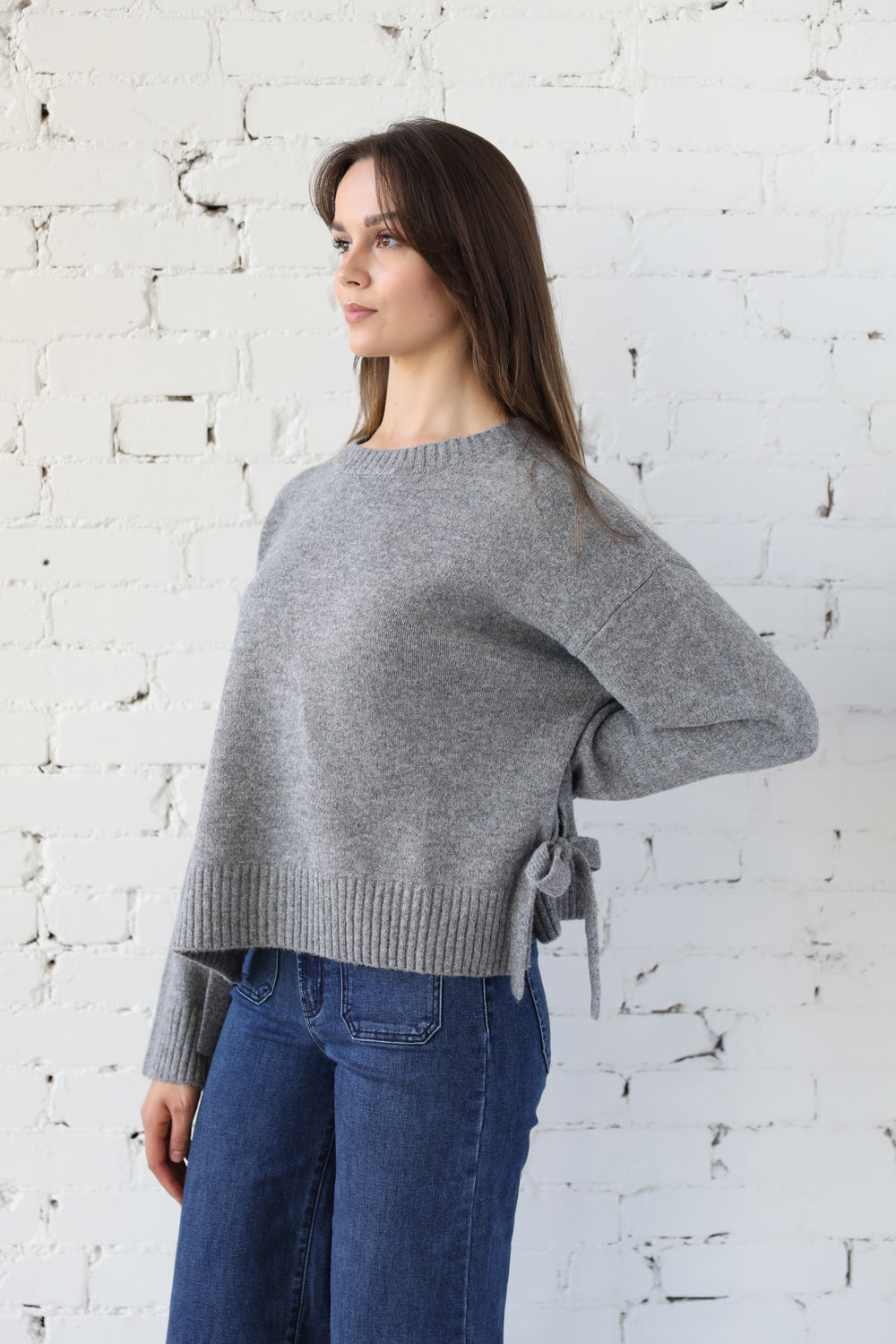 Tie Split Hem Crewneck Knit