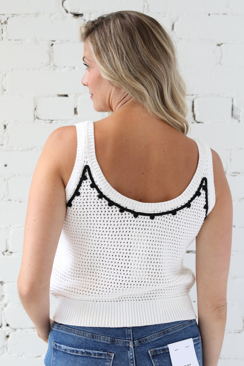 Sleeveless Knit Top Heart Contrast