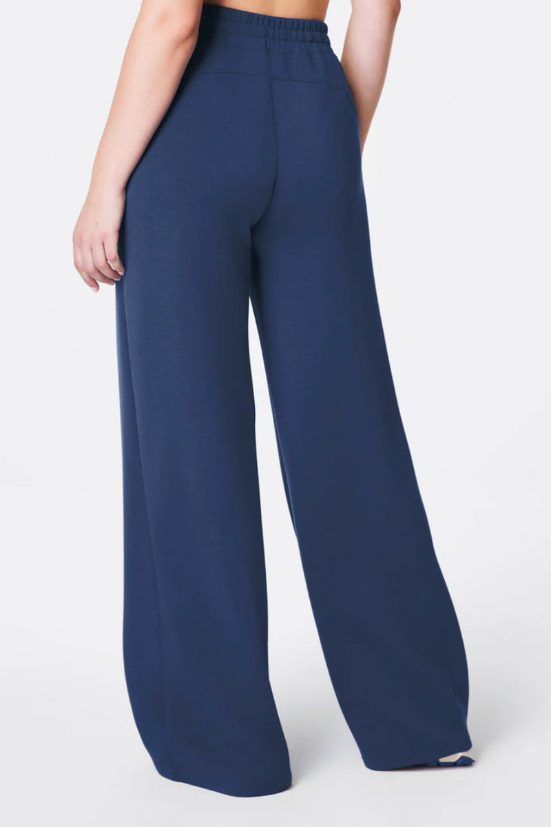 Air Essentials Wide Leg Pant