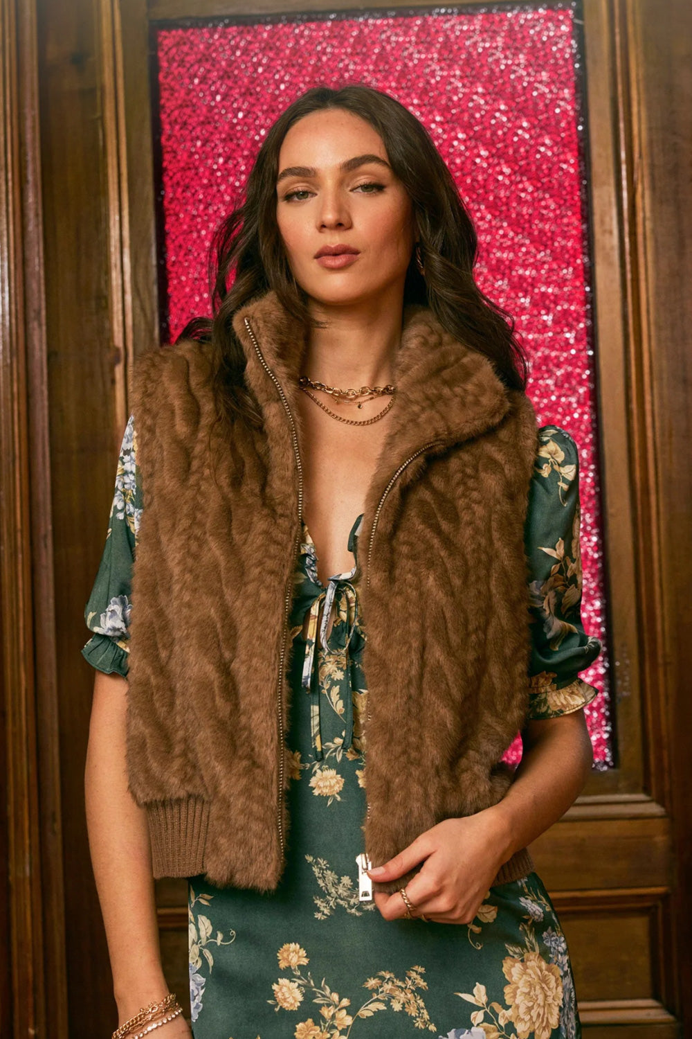 今期 Theory luxe Oak Shearling Liana Vest LORO PIANA Ardis reversible belted shearling and suede vest | NET