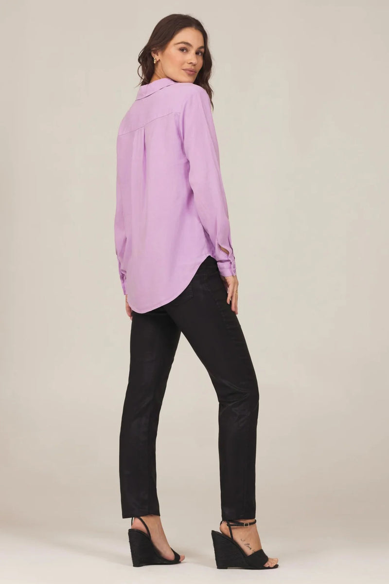 BELLA DAHL </br>Two Pocket Classic Button Down