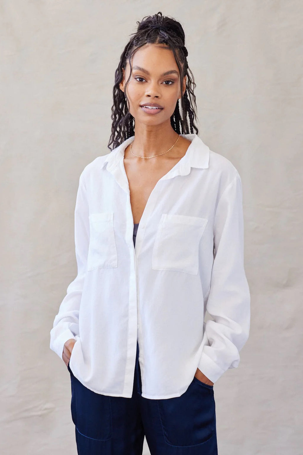 BELLA DAHL </br>Two Pocket Classic Button Down