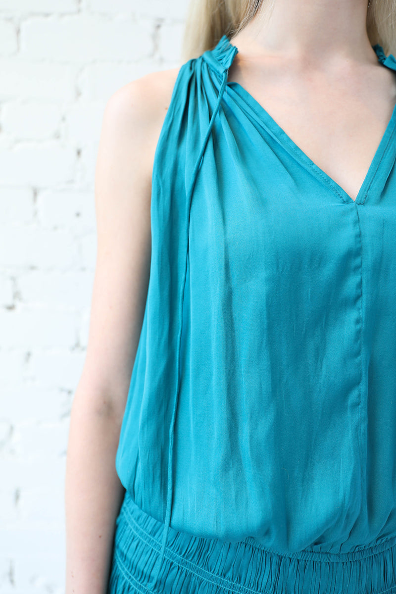 AVERY RAYNE </br>Sleeveless Dress With Pleated Details