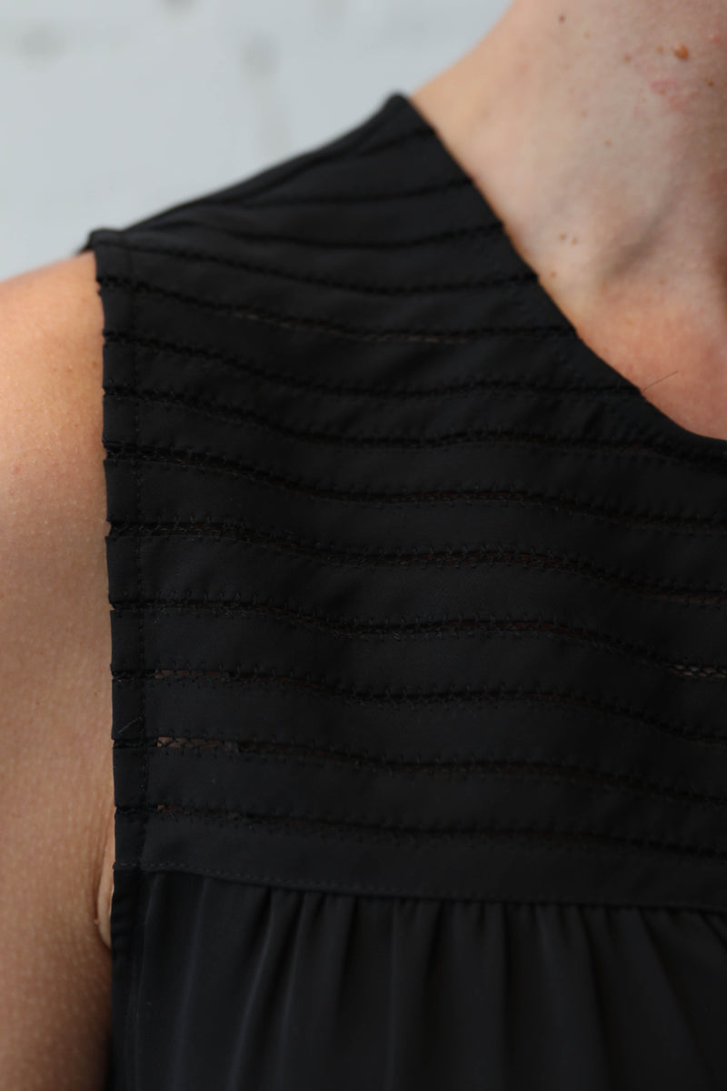 AVERY RAYNE </br>Sleeveless Split Neck Top