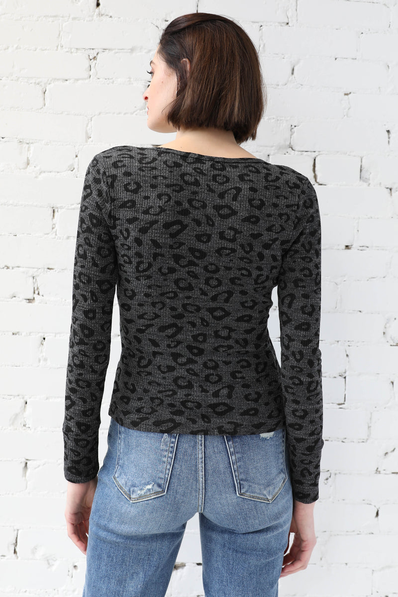 AVERY RAYNE </br>Overlap Animal Print V-Neck Long Sleeve