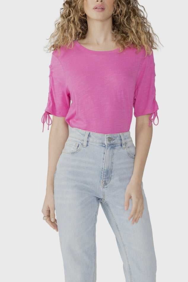 SANCTUARY </br>Peek A Boo Sleeve Tee