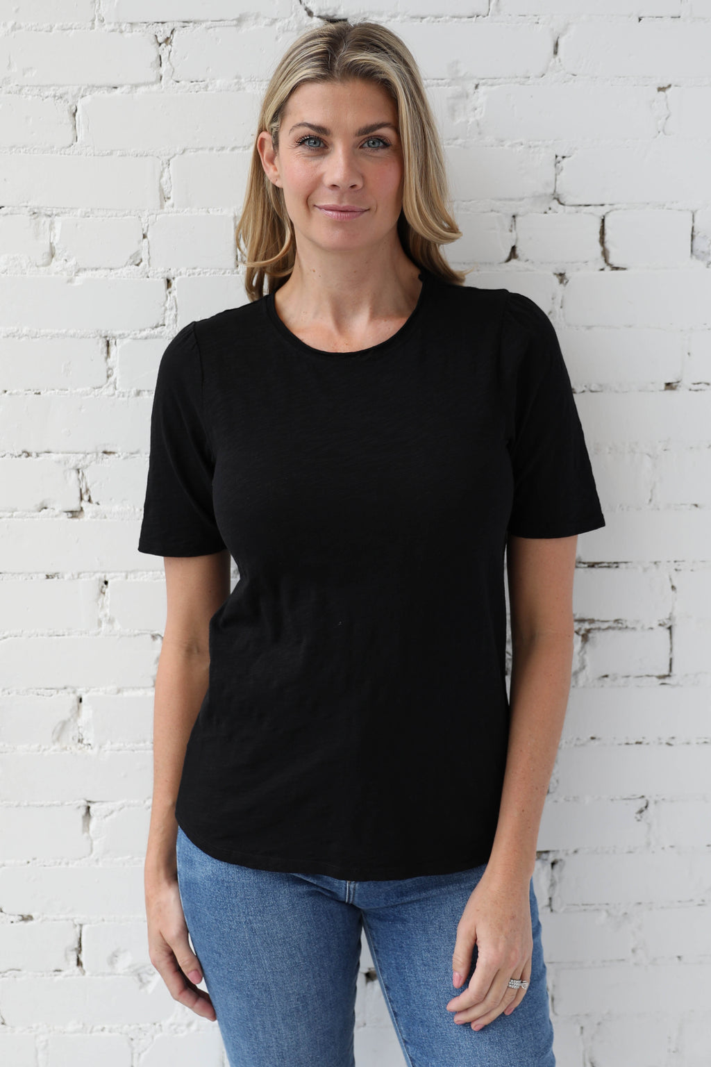 MODODOC </br>Half Sleeve Fitted Crewneck Top