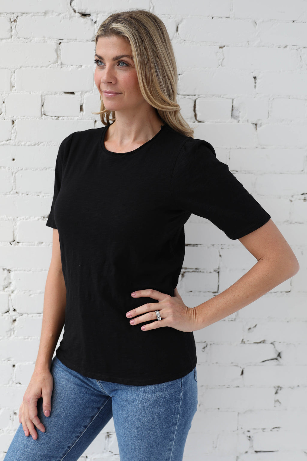 MODODOC </br>Half Sleeve Fitted Crewneck Top